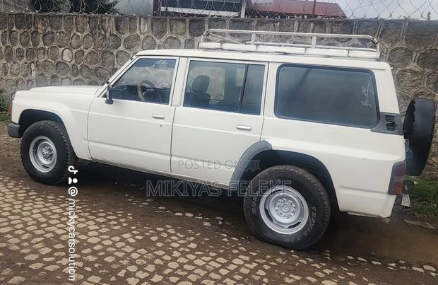 Nissan Patrol 1996 White