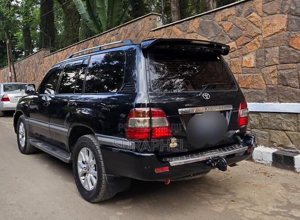 Toyota Land Cruiser 100 4.2 2006 Black