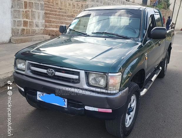 Toyota Hilux 1998 Gray