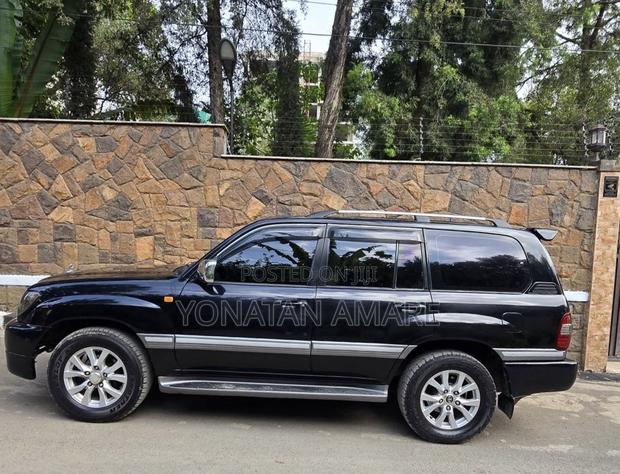 Toyota Land Cruiser 2006 Black