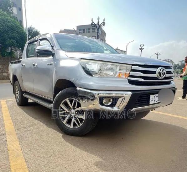 Toyota Hilux 2018 Silver