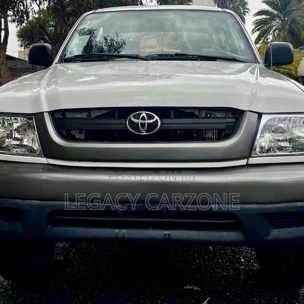 Toyota Land Cruiser 2003 White