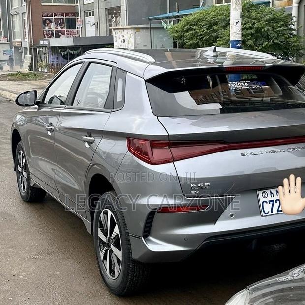 BYD E2 43 kWh 94 hp FWD 2025 Gray