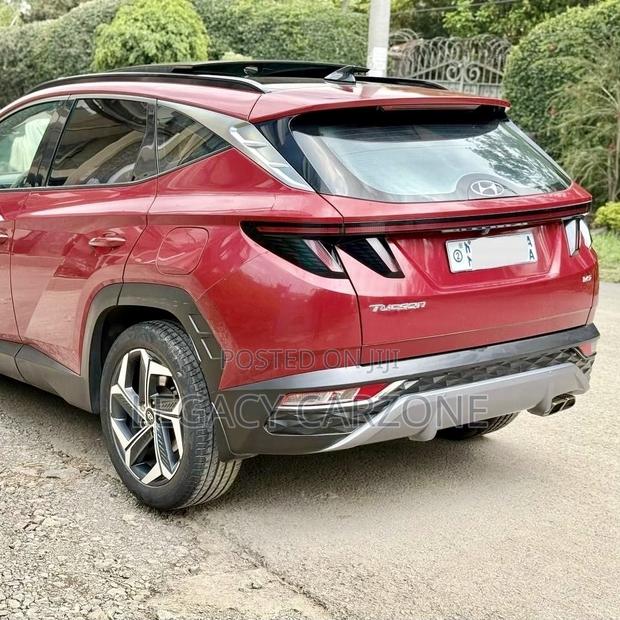Hyundai Tucson 2022 Red
