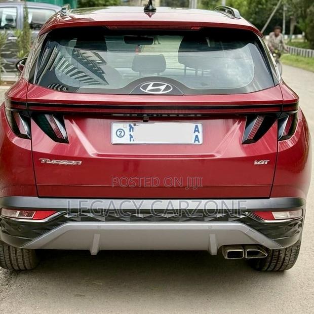 Hyundai Tucson 2022 Red