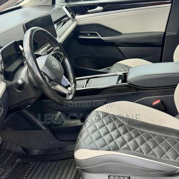 Volkswagen ID.6 2022 Blue