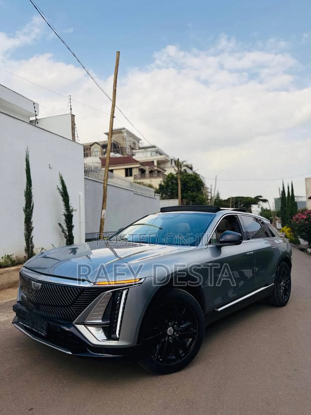 Cadillac Lyriq 2023 Silver