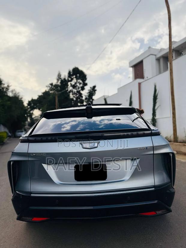 Cadillac Lyriq 2023 Silver