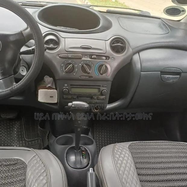 Toyota Vitz 2002 Beige