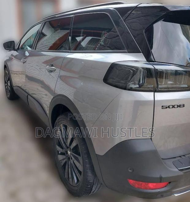Peugeot 5008 2022 Silver
