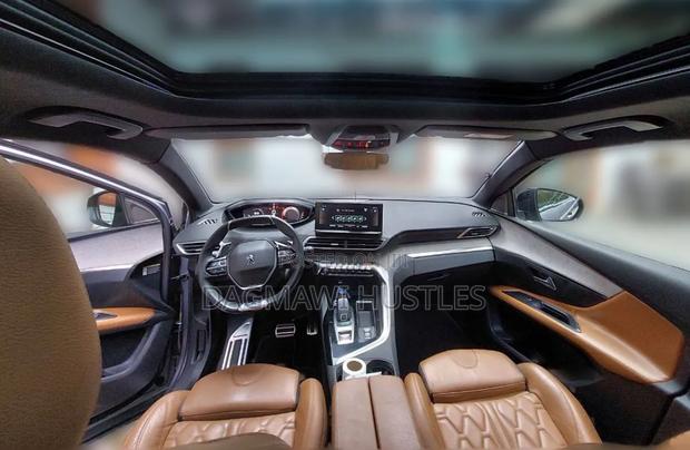 Peugeot 5008 2022 Silver