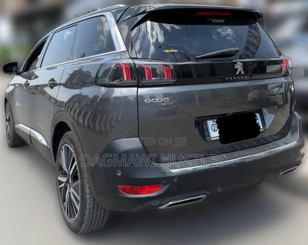 Peugeot 5008 2021 Gray