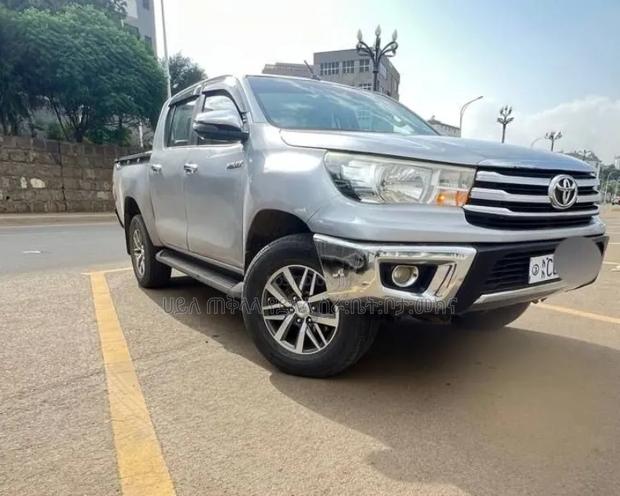 Toyota Hilux 2018 Silver