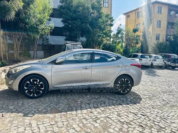 Hyundai Avante 2013 Silver