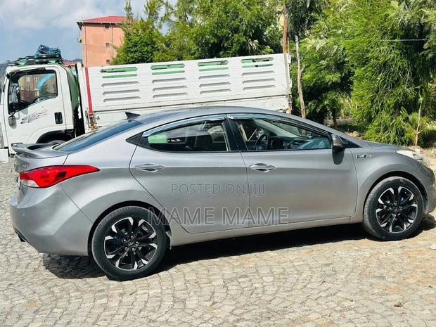 Hyundai Avante 2013 Silver