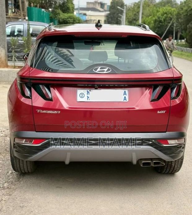 Hyundai Tucson 2022 Red