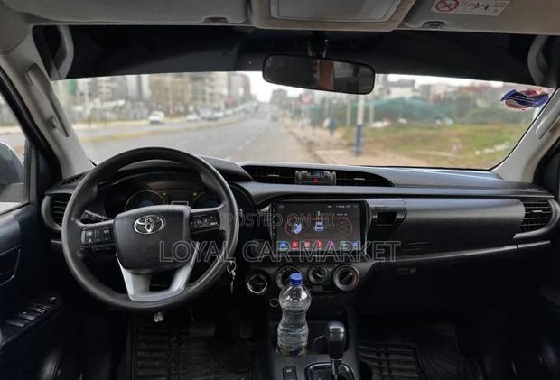 Toyota Hilux 2018 Gray