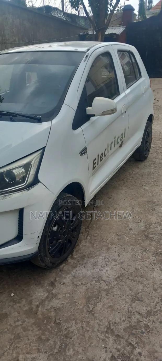 Car 2022 White