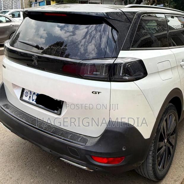 Peugeot 5008 2022 White