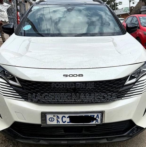 Peugeot 5008 2022 White