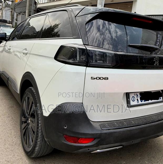 Peugeot 5008 2022 White
