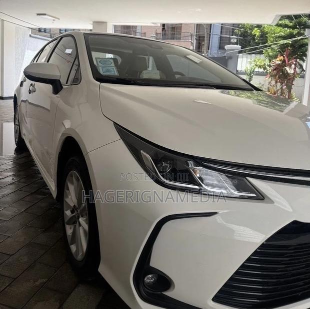 Toyota Corolla 2021 White