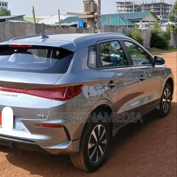 BYD E2 43 kWh 94 hp FWD 2025 Gray