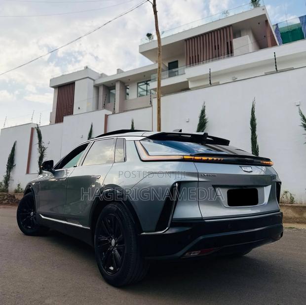 Cadillac Lyriq 2023 Silver