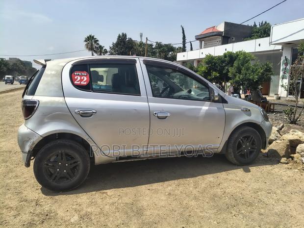 Toyota Hilux 2000 Silver