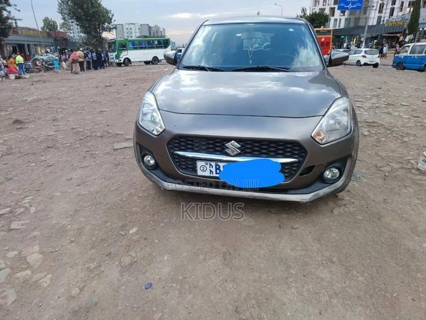 Suzuki Swift 2021 Brown