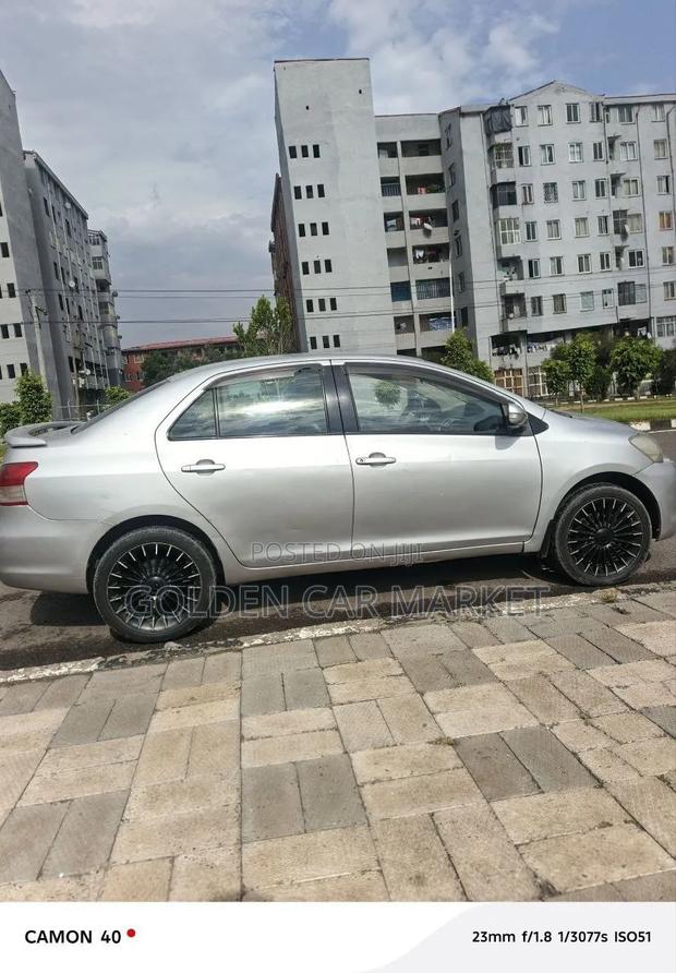 Toyota Yaris 2010 Silver