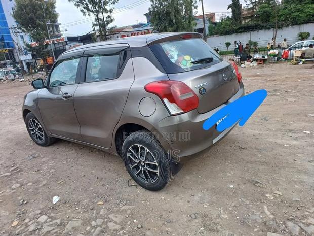 Suzuki Swift 2021 Brown