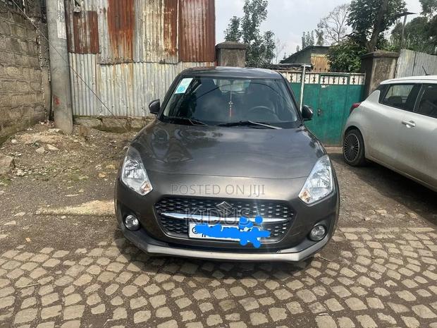 Suzuki Swift 2021 Brown
