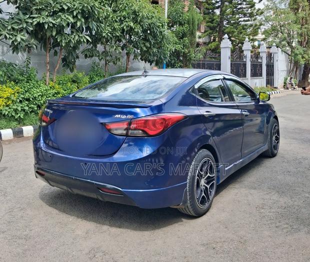 Hyundai Avante 2014 Blue