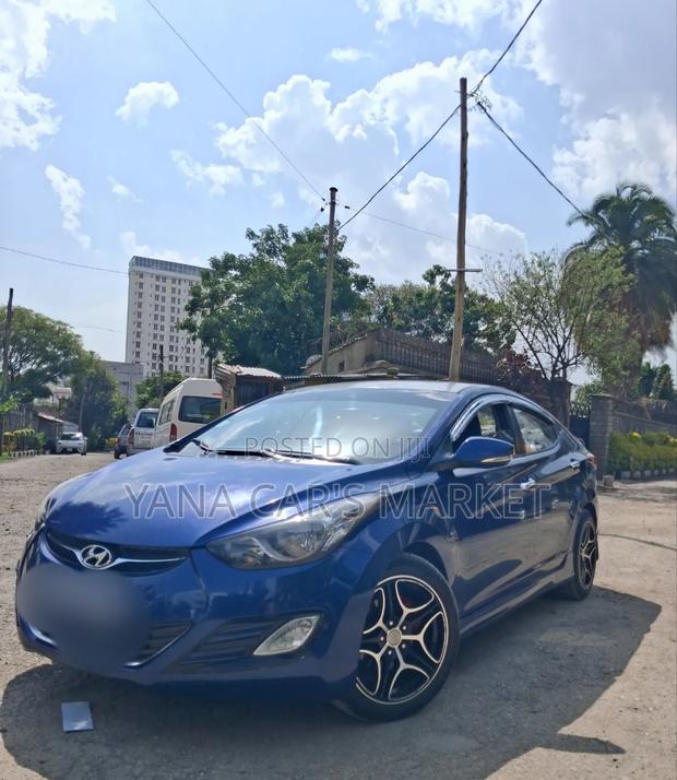 Hyundai Avante 2014 Blue