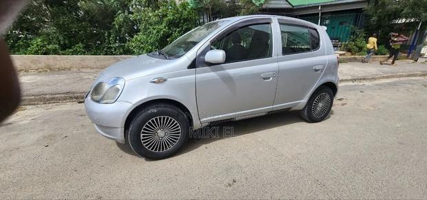 Toyota Vitz 1.0 FWD 5dr 2001 Silver
