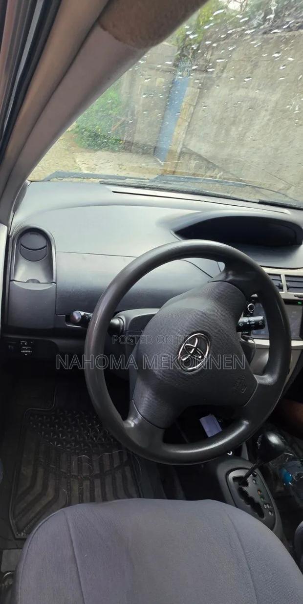 Toyota Corolla 2009 Gray