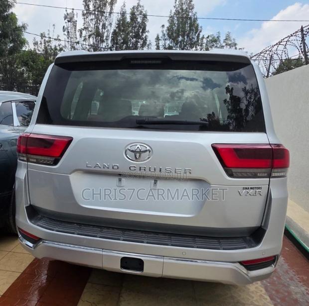 New Toyota Land Cruiser 2023 Silver