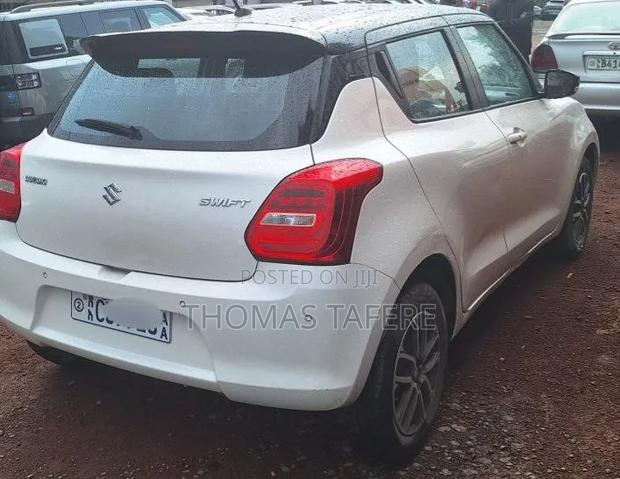 Suzuki Swift 2022 White