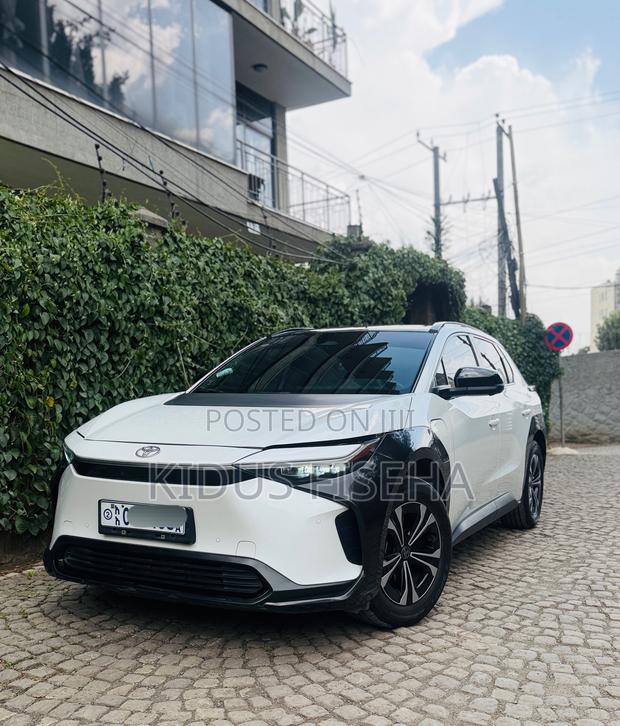 Toyota bZ4X 2023 White