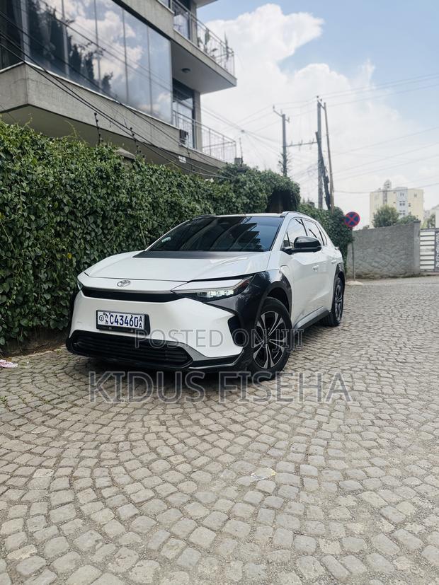 Toyota bZ4X 2023 White