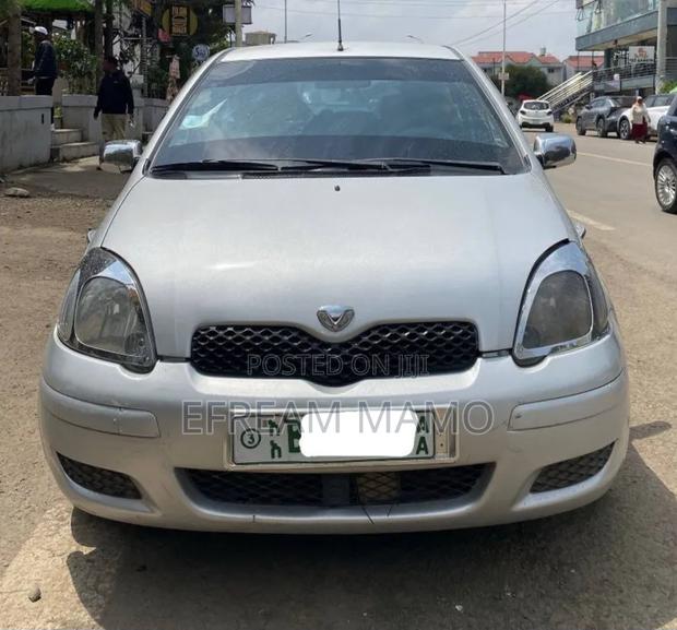 Toyota Vitz 2002