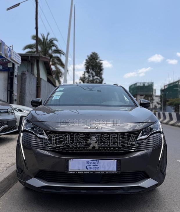 Peugeot 5008 2021 Gray