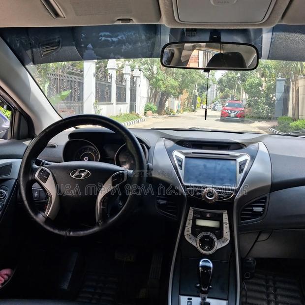 Hyundai Avante 2014 Blue
