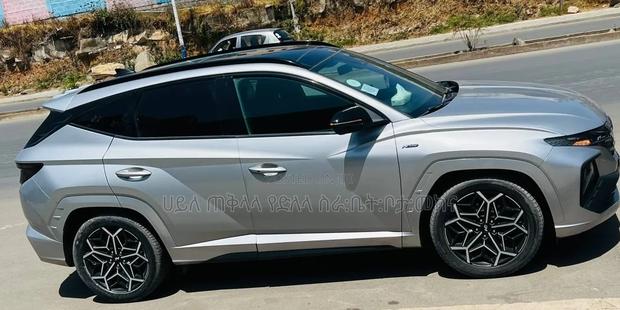 Hyundai Tucson 2022 Silver