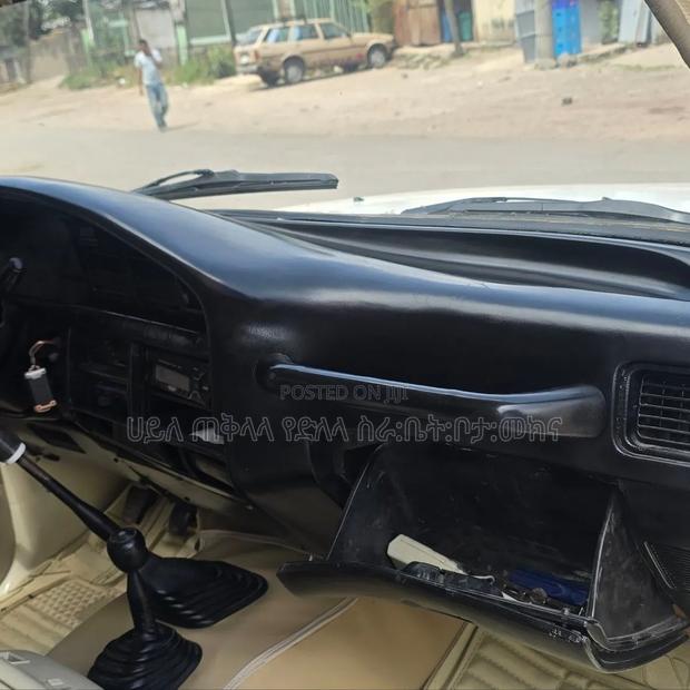 Toyota Land Cruiser 1996 Ivory