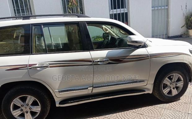 Toyota Land Cruiser 4.5 V8 GXR 2012