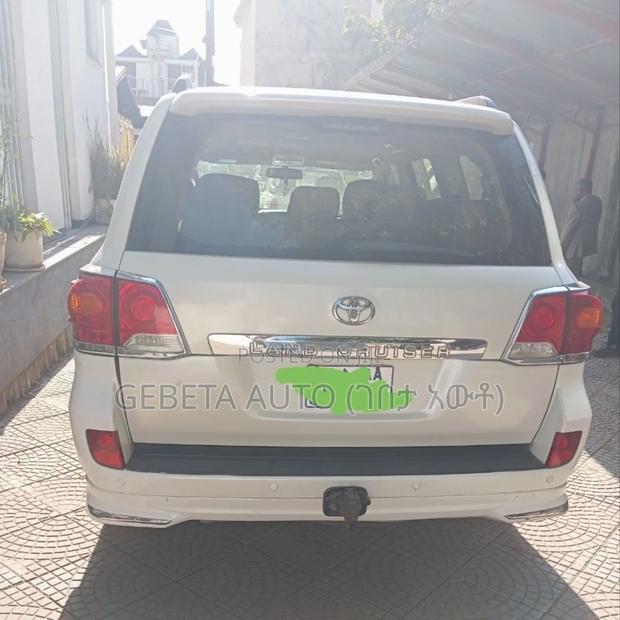 Toyota Land Cruiser 4.5 V8 GXR 2012