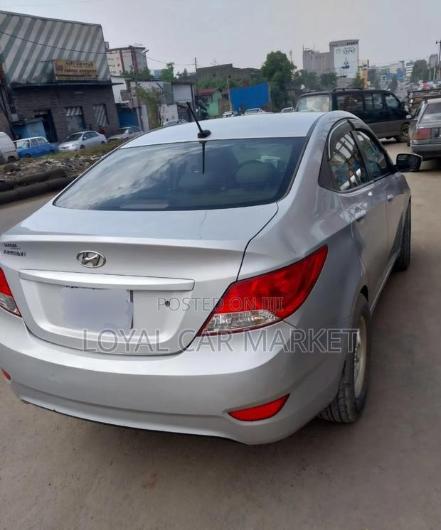 Hyundai Accent 2014 Silver