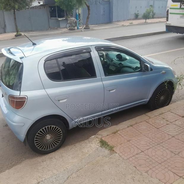 Toyota Vitz 2004 Blue